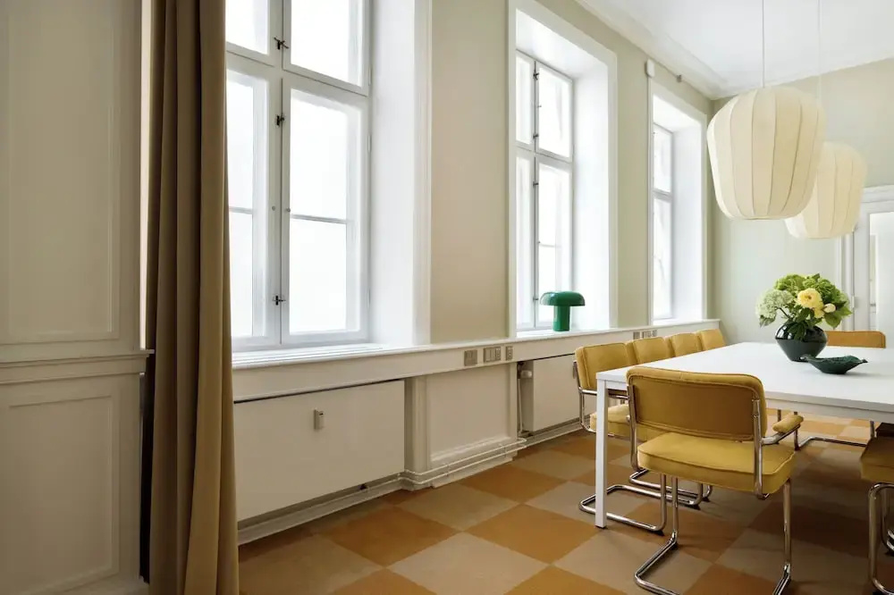 Royal Neighbors - 4 bedrooms - 2 bathrooms by Daniel&Jacob's