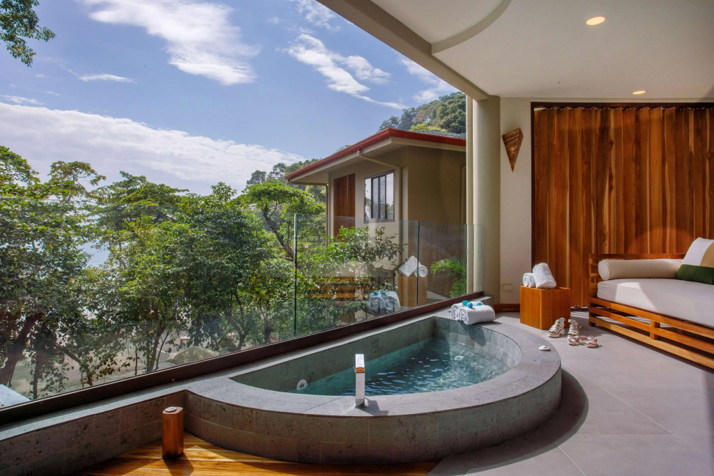 Arenas Del Mar Beachfront & Rainforest Resort Member of the Cayuga Collection