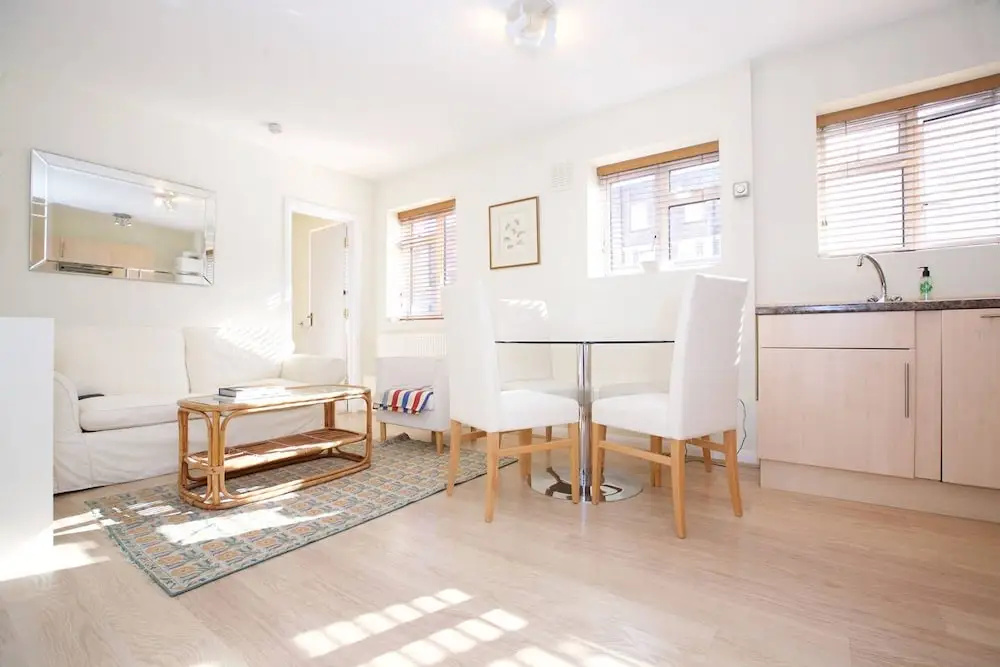 1 bed Flat in Chelsea off the Kings Road Sleeps 4!