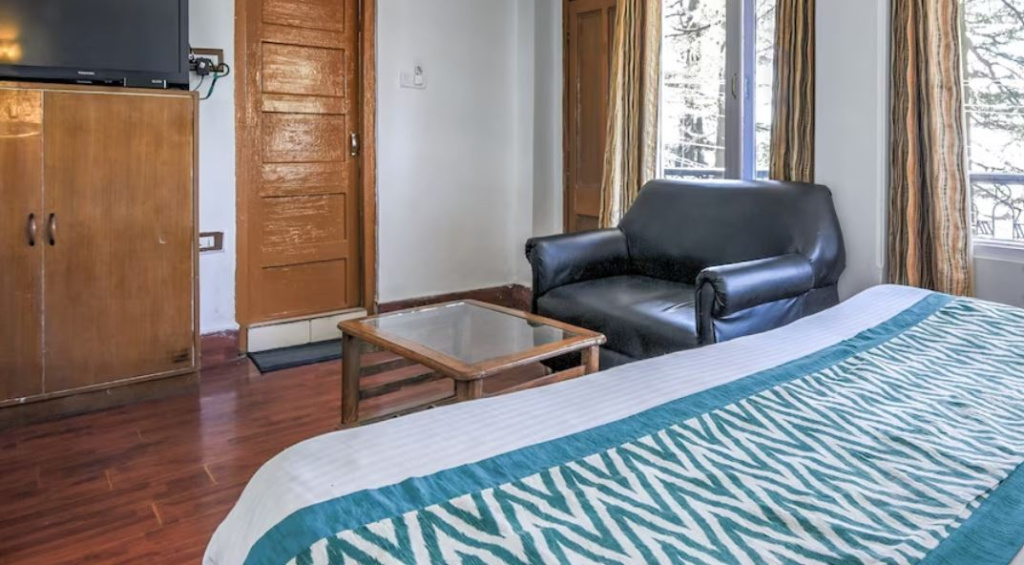 1 BR Boutique stay in The Mall, Shimla, by GuestHouser
