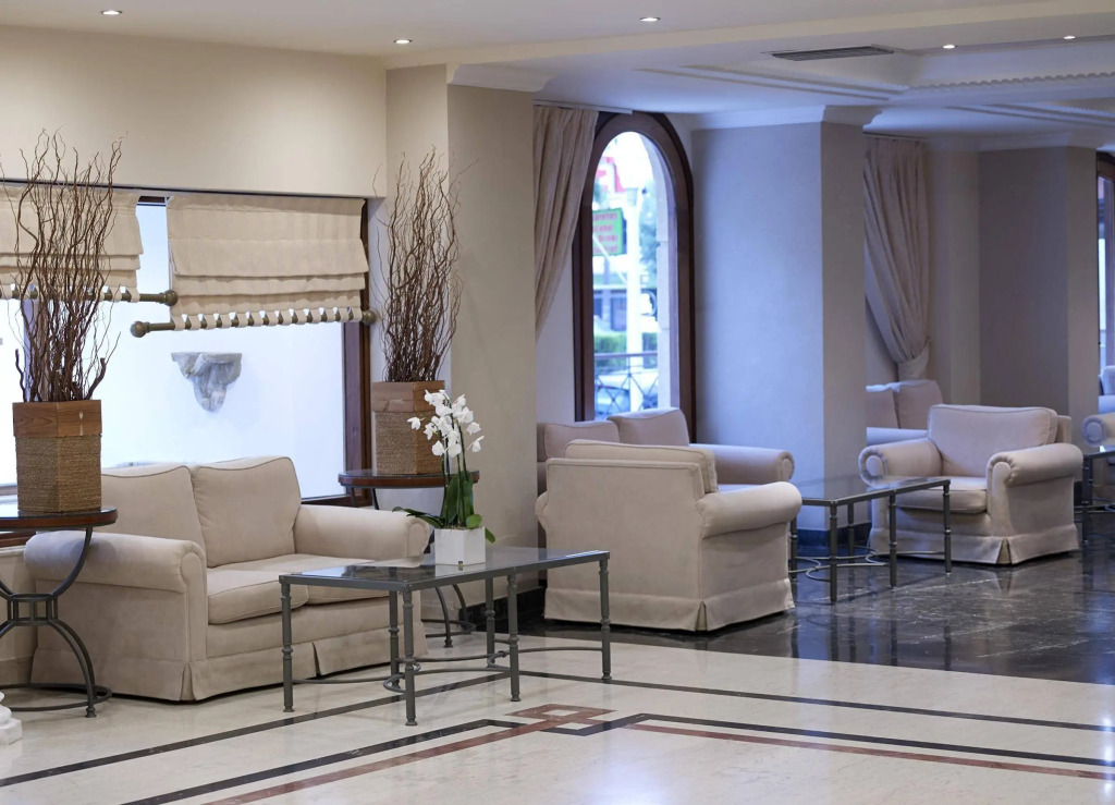 Canvas by Mitsis Petit Palais