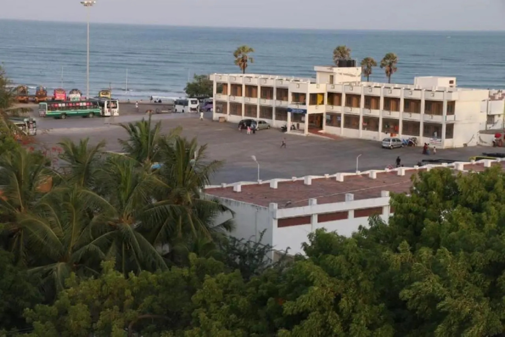 Saravanas Lodge