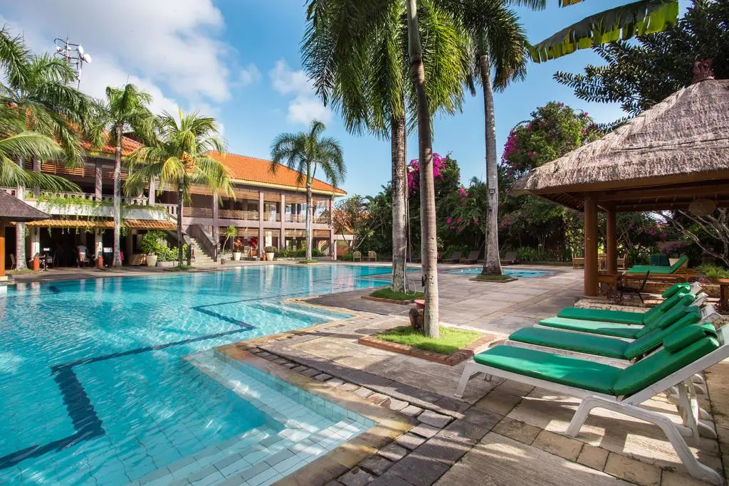 Plagoo Holiday Hotel