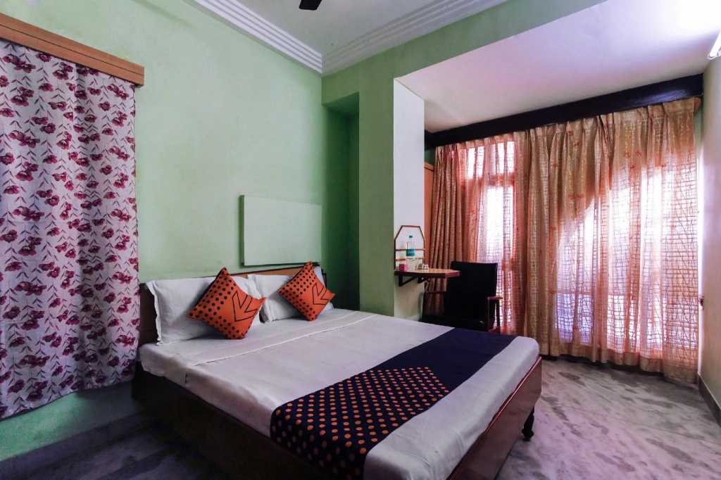 SPOT ON 66363 Hotel Rock View Lodge
