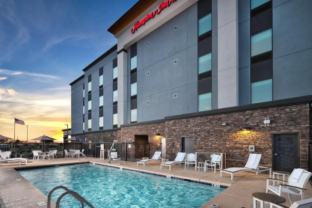 Hampton Inn Suites Tucson Tech Park