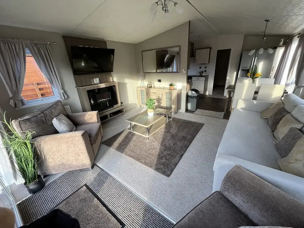 Hazel Oaks, Beautiful Lodge with Hot Tub - Sleeps 6 - Felmoor Park