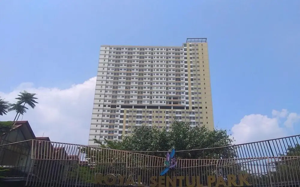 Soft Grey 1Br At Royal Sentul Park Apartment