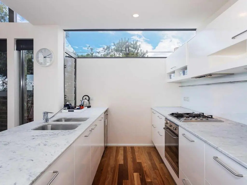 Beach House 7, Air Conditioned, Wi-Fi, Foxtel, Linen, Communal Pool and Spa