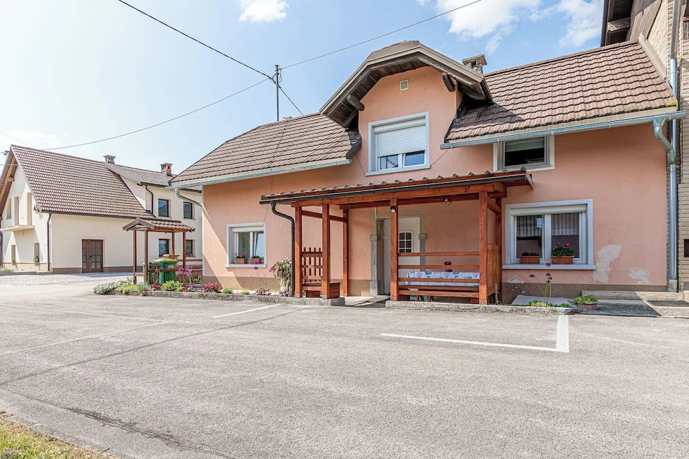 Mržek House with Sauna - Happy Rentals