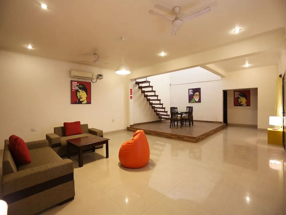 OYO Flagship 144 Noida Expressway NSEZ