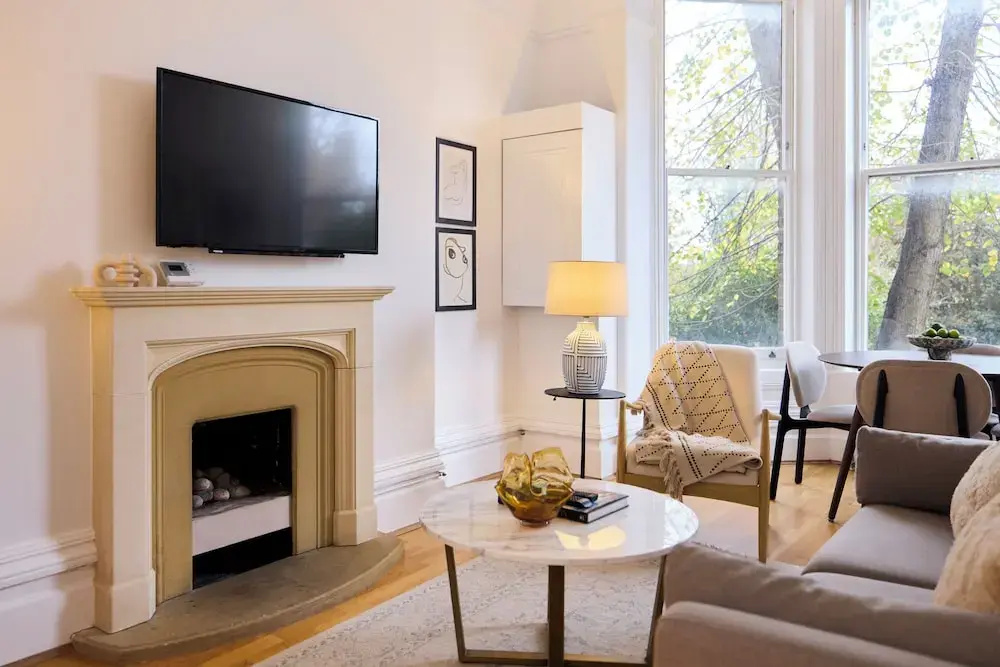 Hampstead Parkside Apartment
