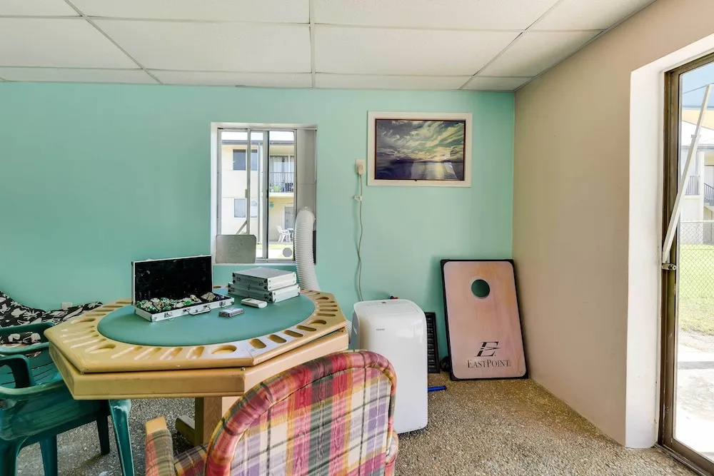 Sunny Florida Condo: 4 Mi to Gulf Islands Seashore