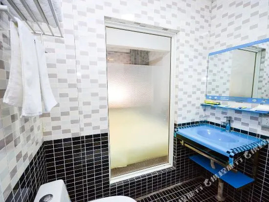Xuzhou Jinbairun Hotel (Yunlong Lake Scenic Area Gongnong Road Subway Station)