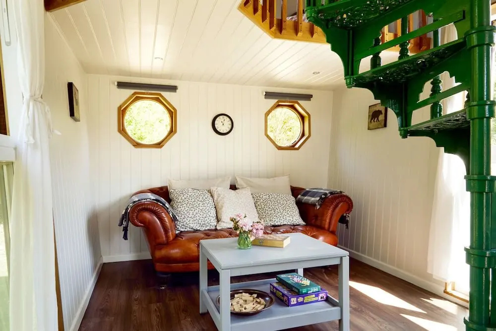 Extraordinary Huts Ltd