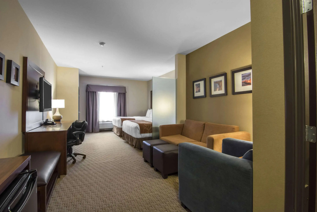 Comfort Suites