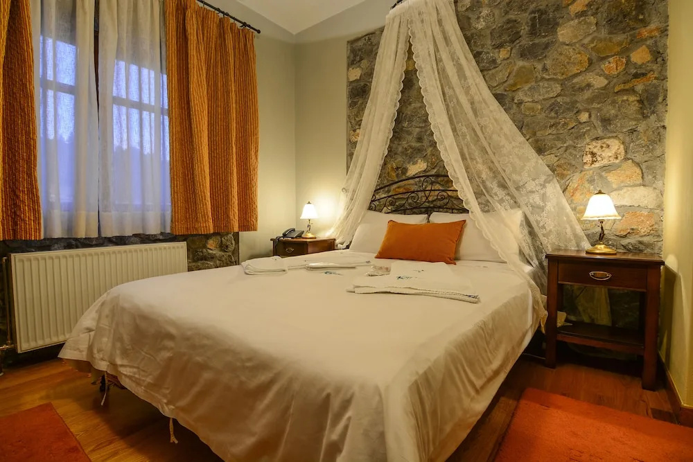 Karyatis Resort