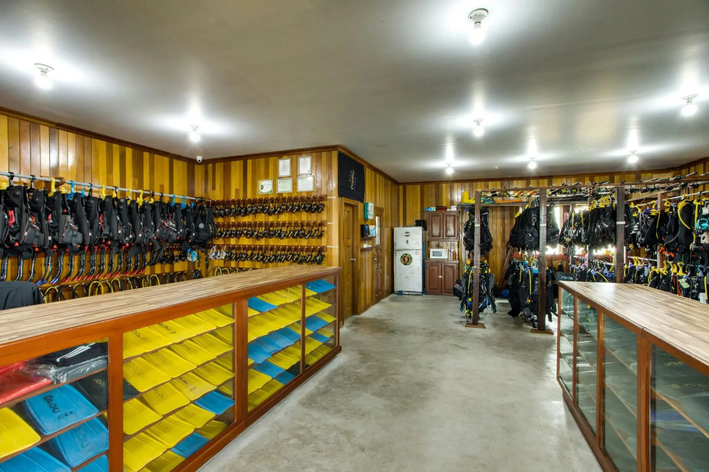 Alaia Belize, Autograph Collection