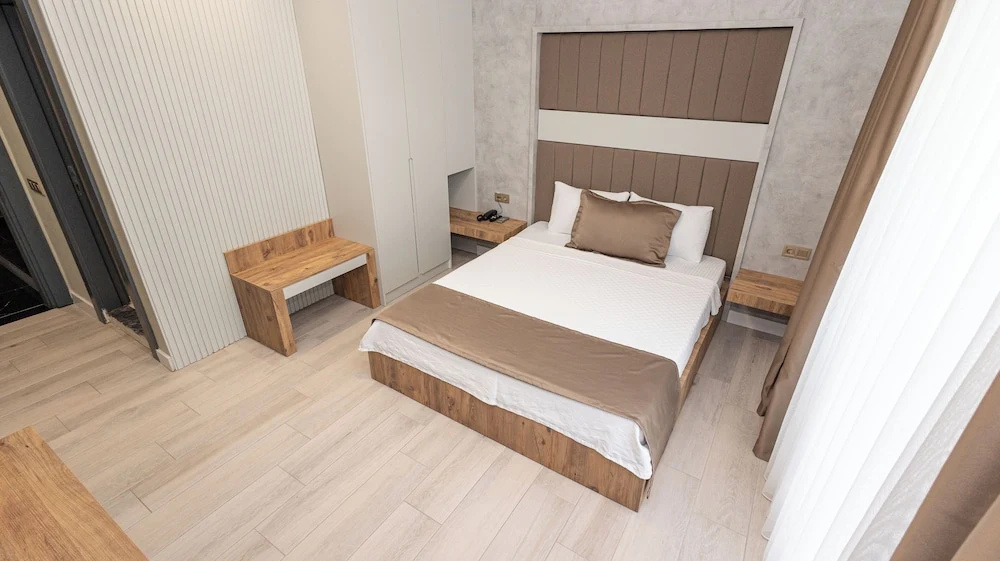 Holmi̇ Otel