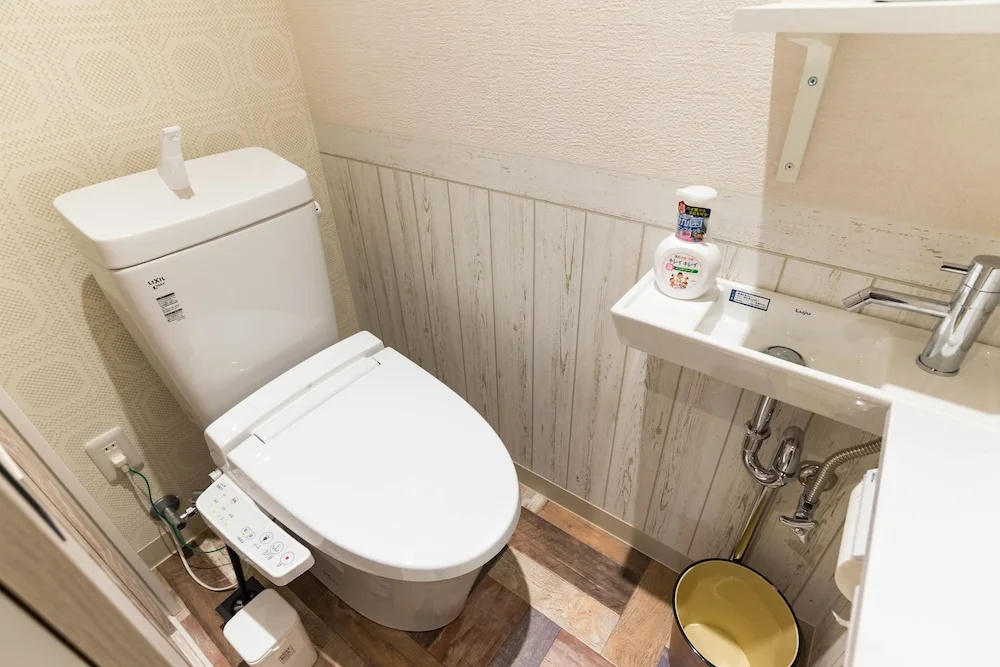 Guesthouse Akashi Hikaria - Hostel
