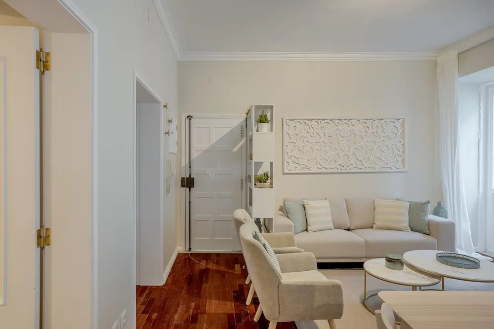 Bairro Alto Elegant by Homing