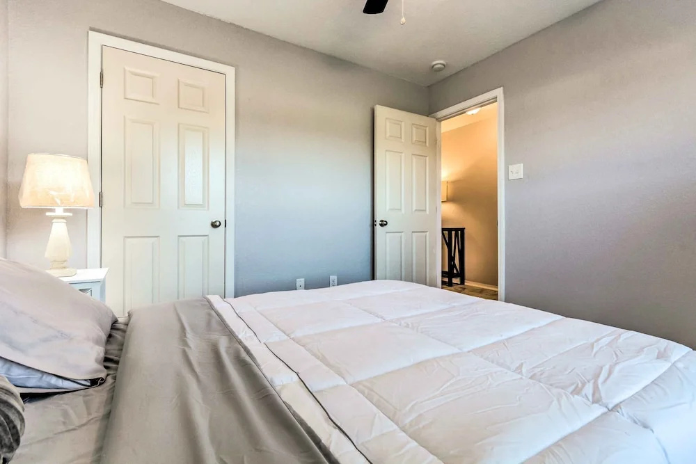 8 Mi to Downtown Little Rock: Home w/ Fenced Yard