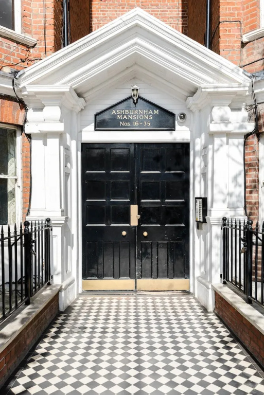Super Exclusive 3 Bedroom Flat Heart of Chelsea