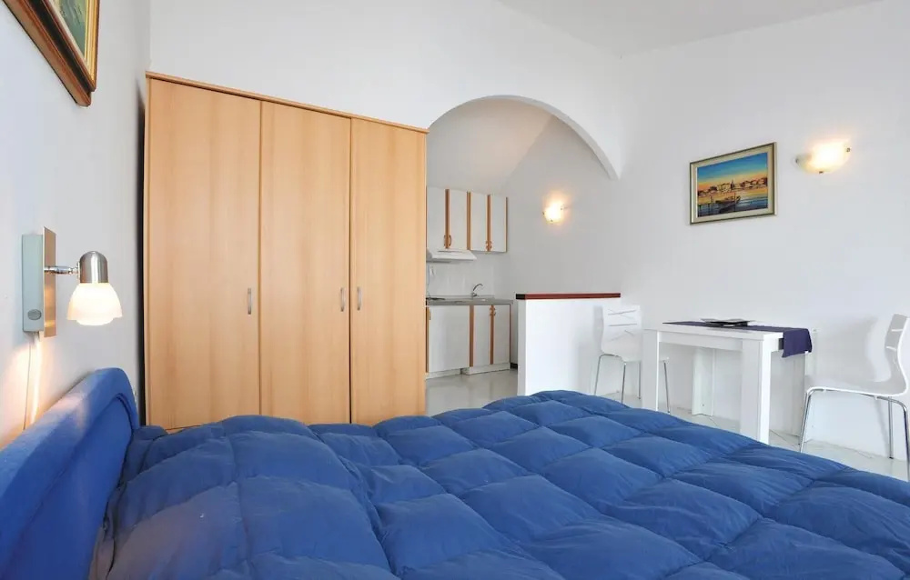 Awesome Home in Lokva Rogoznica With Wifi and 4 Bedrooms
