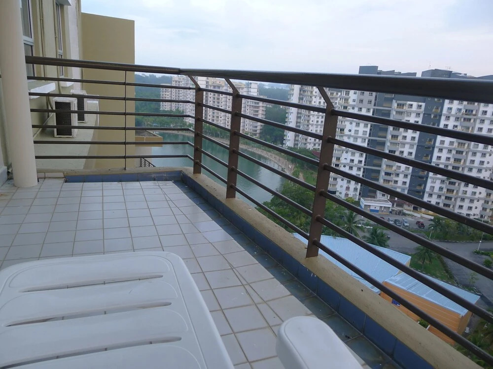 Themed Apartments @ Straits View Villas