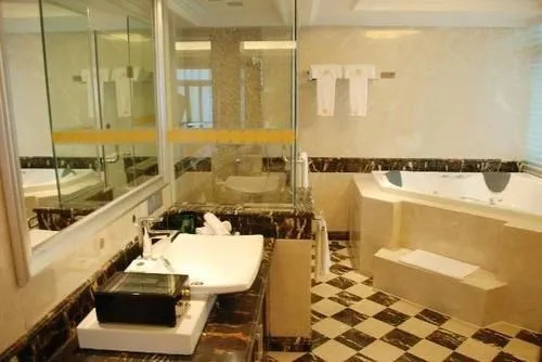 Centenio Kingdom Hotel