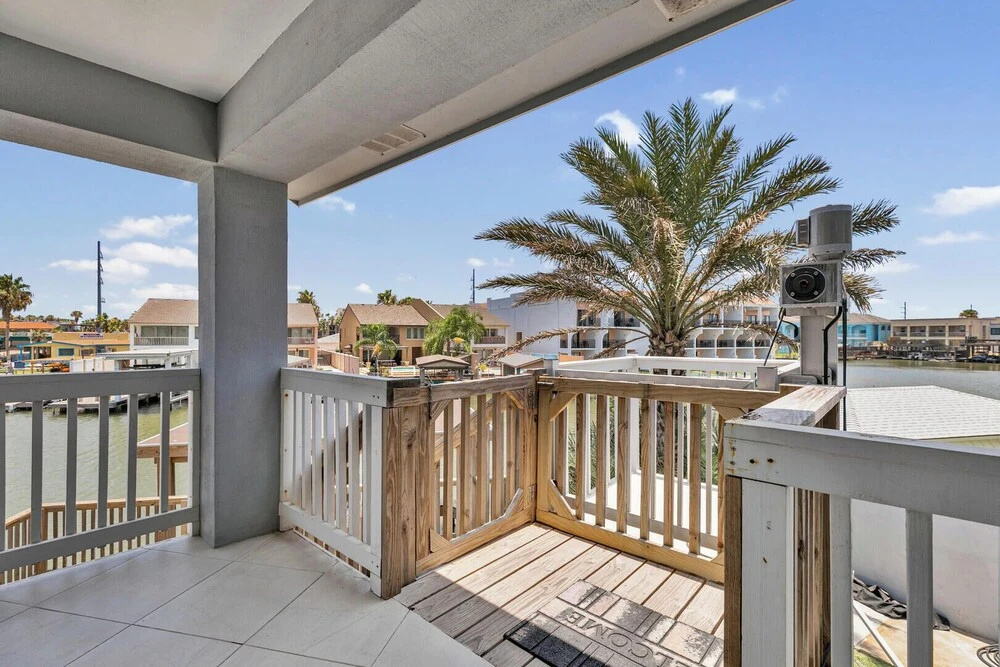 Private Home on the bay With Pool and Boat Slip!