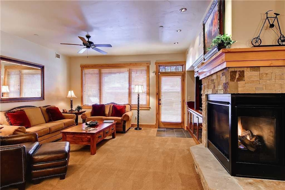 6107 Bear Lodge, Trappeur's Crossing Apartment 3