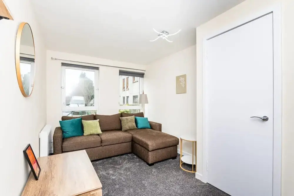 1 Bed-ground Floor-free Parking