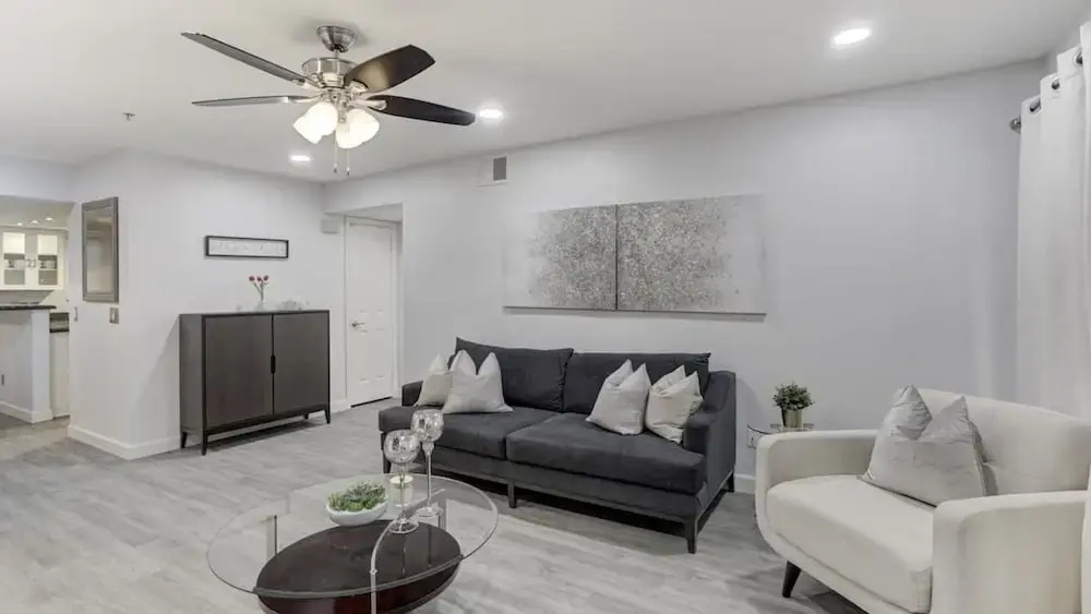 Executive 2 Bdrm Condo in the Heart of Biltmore!
