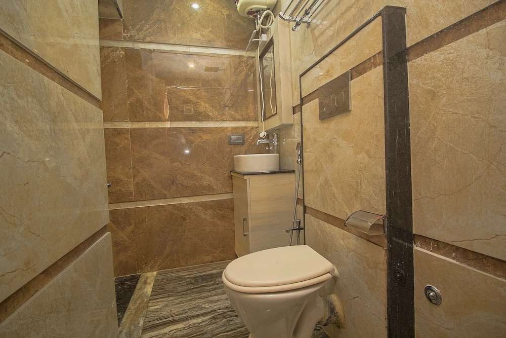 OYO 29258 Hotel Debrani International