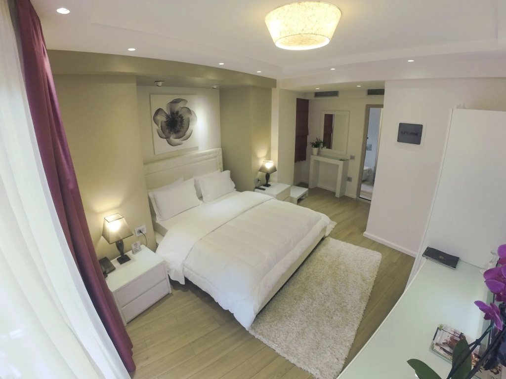 Demi Hotel