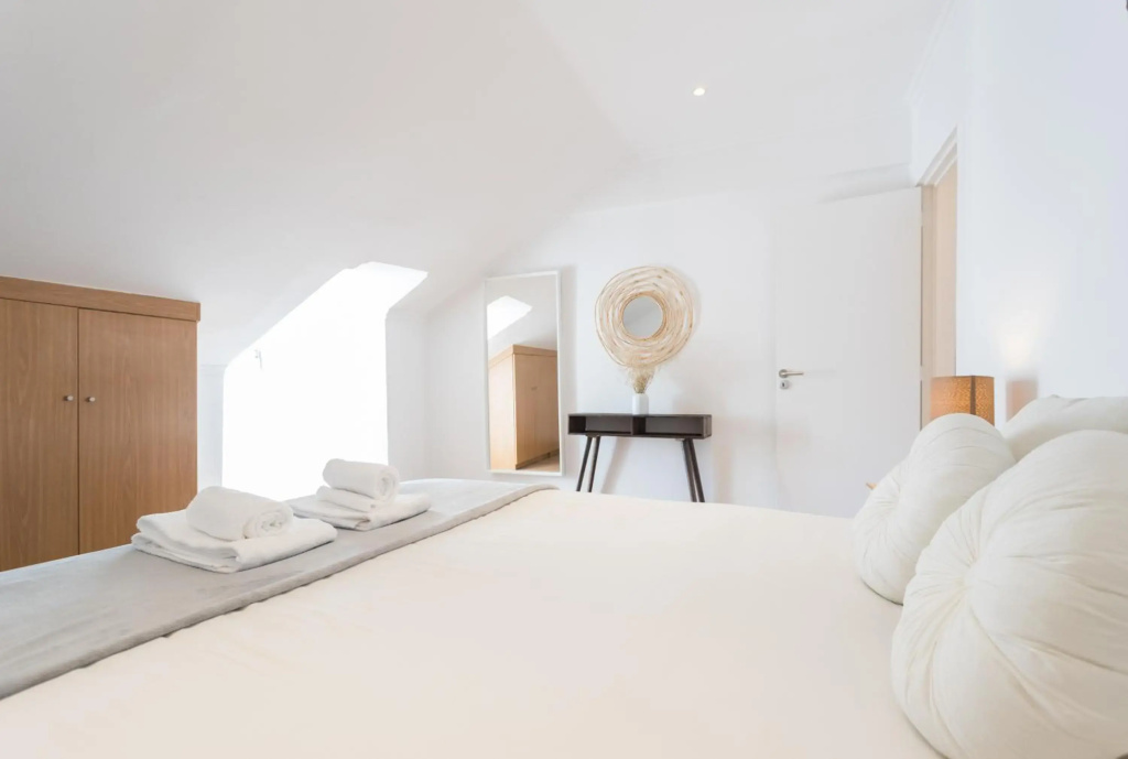 Rato Cozy 3BR w/balcony - by LU Holidays