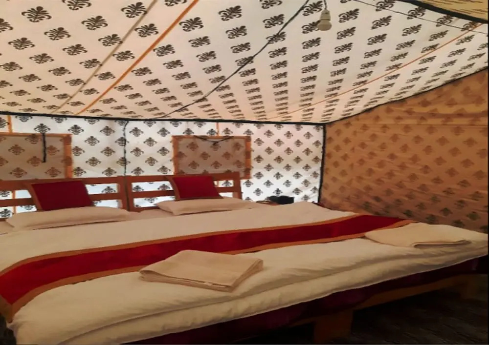 TIH Magpie Camp