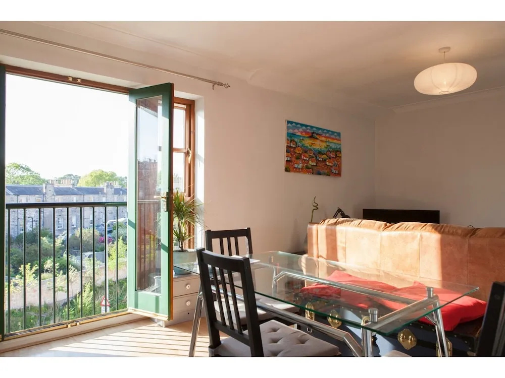 Sunny Flat W/parking Near Royal Botanic Garden