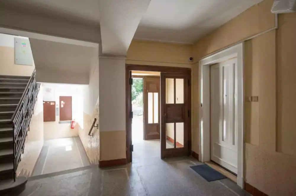 Chic And Spacious Buzulucka Apartment