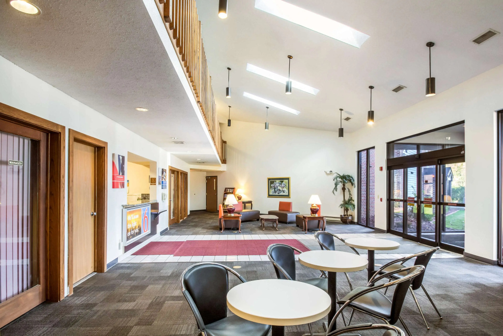 Motel 6-Saukville, WI