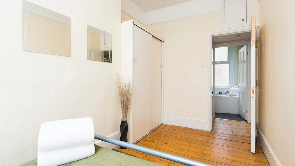 Spacious 6BR House near Trendy Brixton