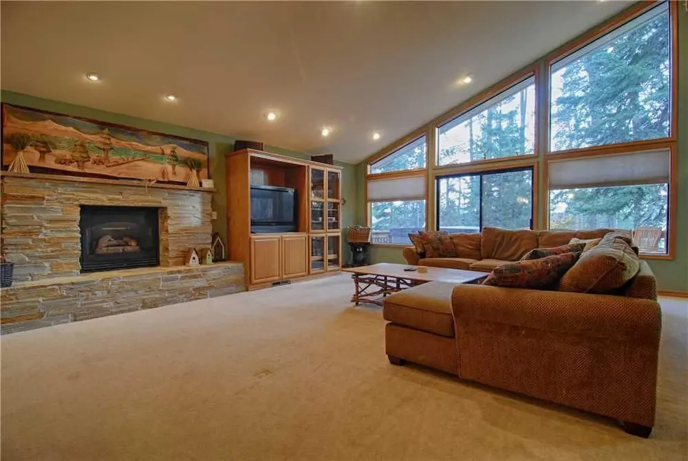 Walk to Lake! Large Home With Private Hot Tub, Yard Games and Lake Views! -sandy Shores Villa #182