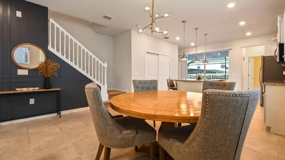 Brand New 5br Home w Pool Near Disney Area, Davenport