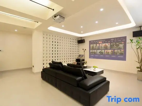 Ume·Youmi|Coffee·Family Vacation Designer Private Hot Spring Boutique Stay (Anji Yunshang Grassland)