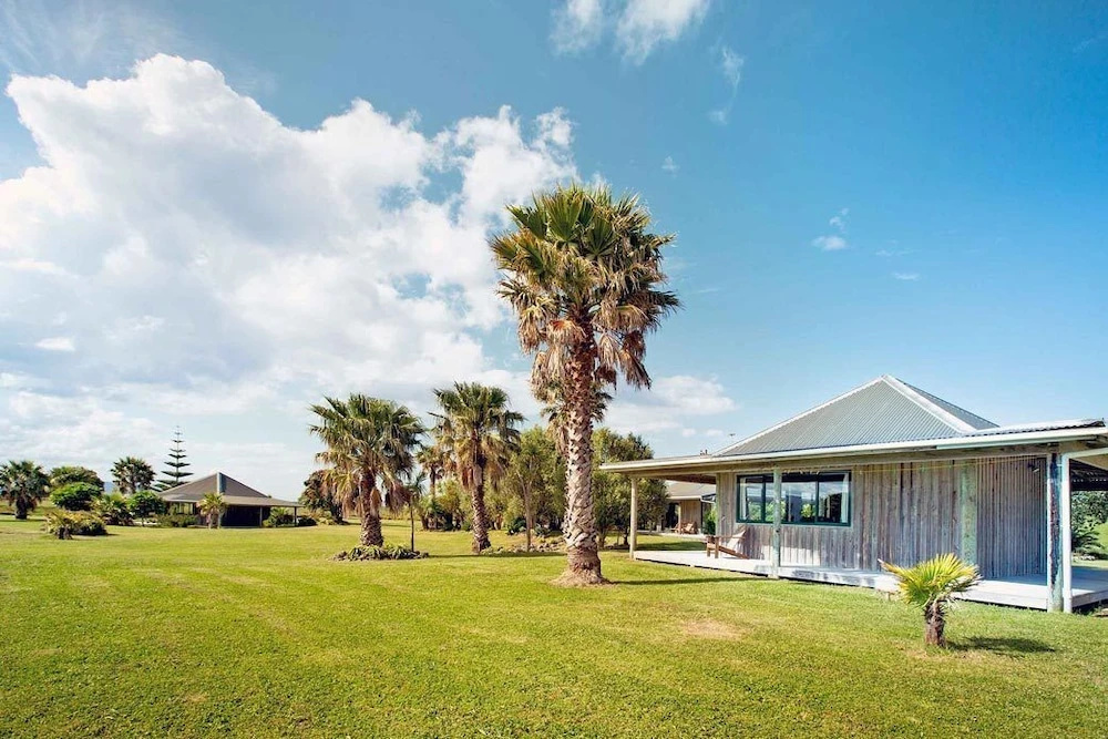 Slipper Island Resorts