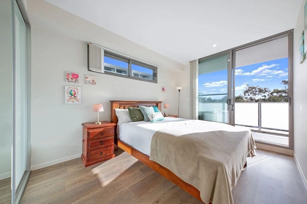 Wentworthville 2 Bedrooms 2 Bathrooms with Free Parking by KozyGuru