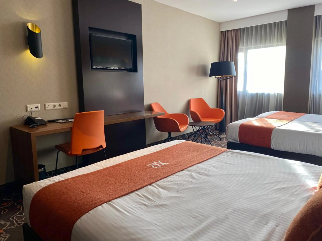 XO Hotels Park West