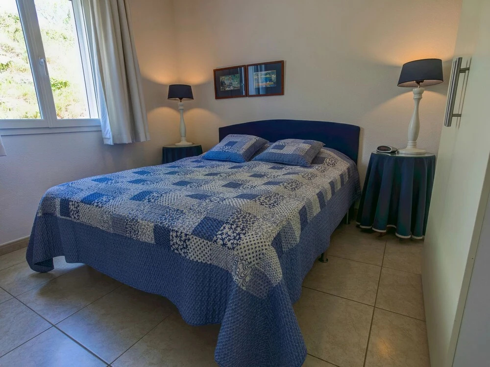 Modern villa in Camplong with private pool