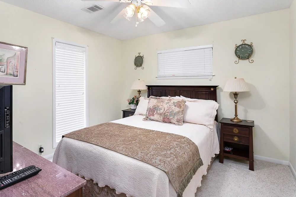 11908 Old Demere Rd by Hodnett Cooper
