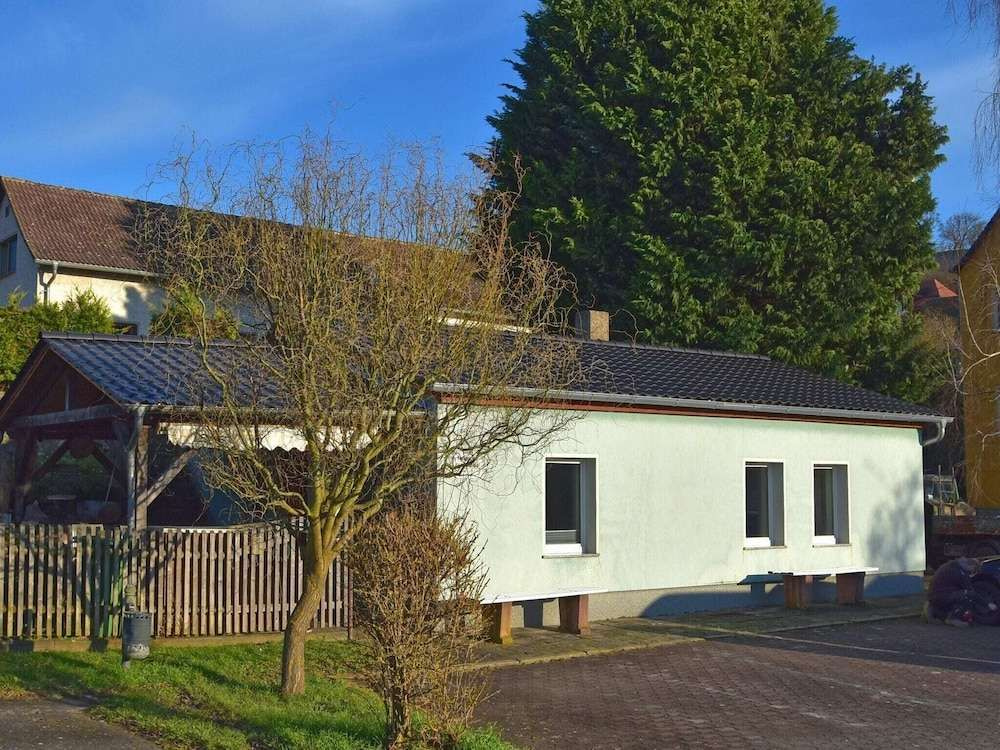 Serene Holiday Home in Naumburg near River